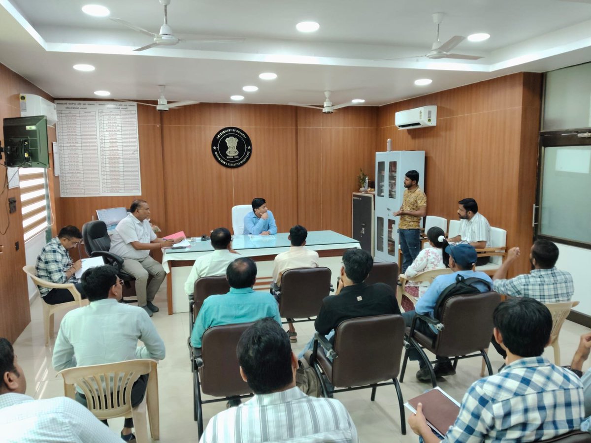 DDOBHARUCH1's tweet photo. આજરોજ અંકલેશ્વર મામલતદાર કચેરી ખાતે તાલુકા સ્વાગત કાર્યક્રમમાં હાજરી આપી. તાલુકા સ્વાગતમાં મળેલ અરજીઓ સંદર્ભે અરજદારશ્રીઓને રૂબરૂમાં સાંભળી સબંધિત અધિકારીને જરૂરી સુચના આપી હકારાત્મક નિકાલ કરવામાં આવ્યો. 
@CMOGuj 
@GujPRHDept 
@GujDCoffice 
@CollectorBharch
@SWAGATOnlineGuj https://t.co/HRRpbjLSKm