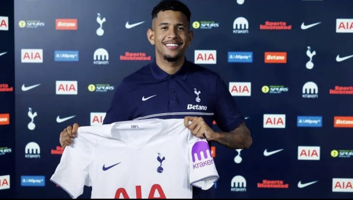 BurleJunior's tweet photo. 🟢✅ STORY CONFIRMED

SAVINHO SIGNED AS NEW TOTTENHAM PLAYER!

First picture from him as Spurs player.

#Transfers #coys #tottenham #Savinho https://t.co/kz3whREuqd