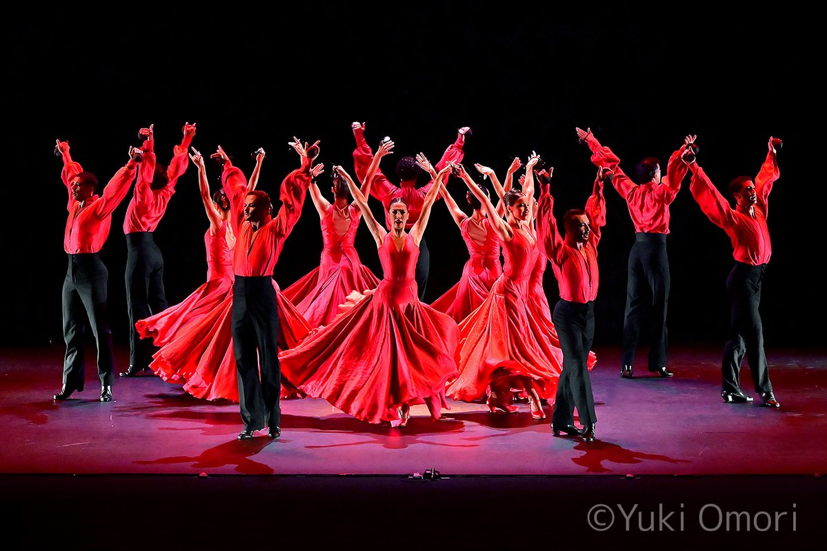 dancemag_jp's tweet photo. アントニオ・ナハーロ舞踊団2026日本ツアーが先週末、川口でスタート！
スペイン舞踊の魔術師ナハーロの新作『ボレロ』が世界初演！ラヴェルのあのリズムとメロディに乗って、精鋭たちが情熱的に舞う様子をお届けします。（撮影＝大森有起）
名作『アレント』も必見！　
◆8/28～30　新国立劇場中劇場 https://t.co/JAtZefdEwa