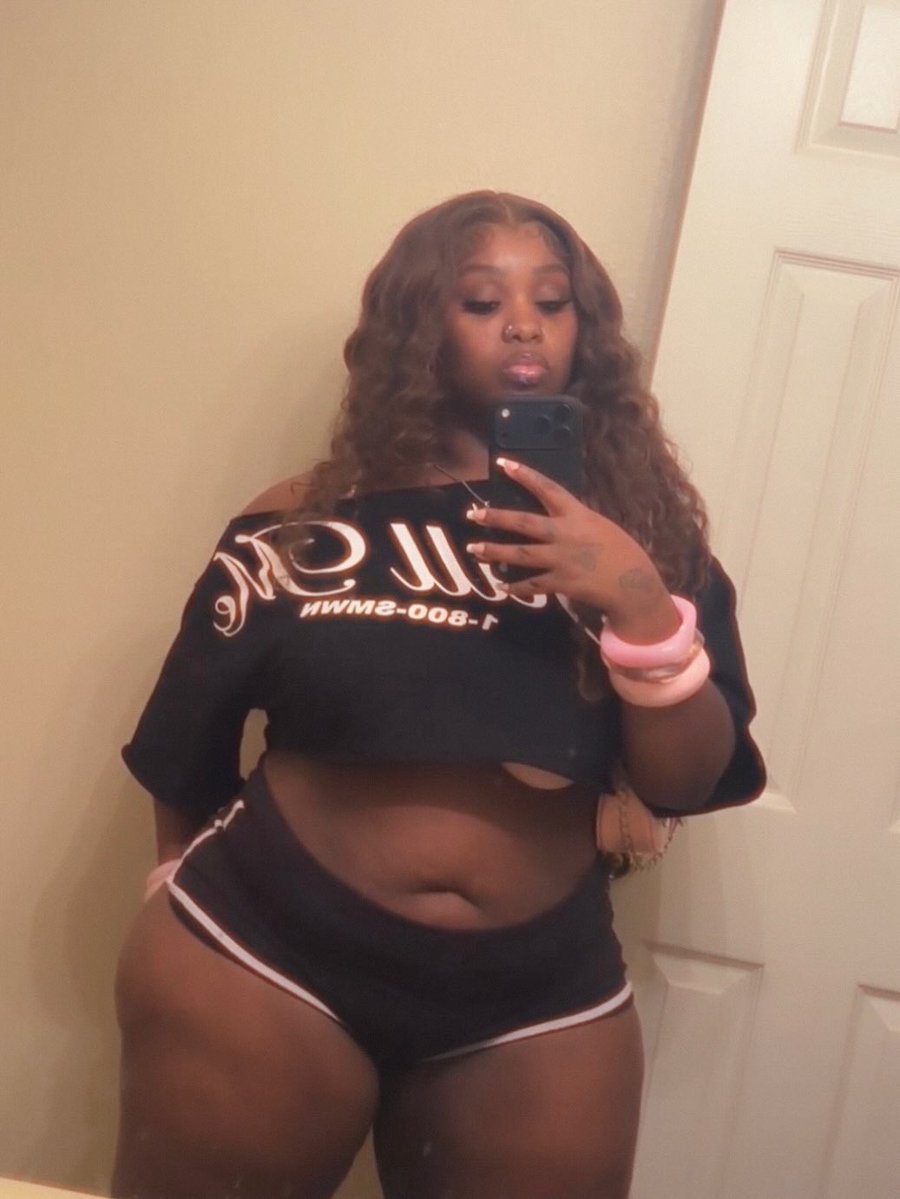 daperfectbratt's tweet photo. you’re such a good girl 🥹👩🏾‍❤️‍💋‍👩🏽 https://t.co/44GVOsD767