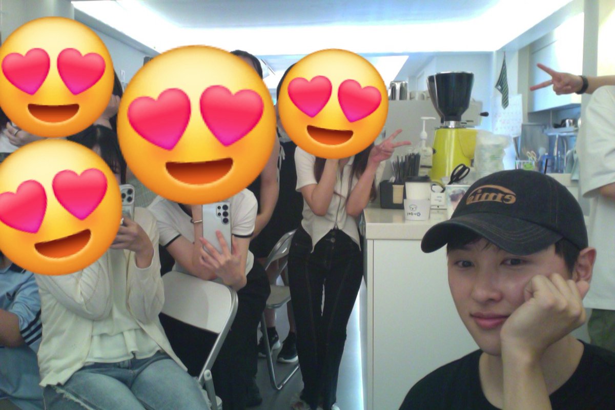 caffe_onDay's tweet photo. 🩵온리원오브 성호님 전역 이벤트🩵

혹시 사진 원본이 필요하시면 저희카페 오픈채팅으로 연락주세요🤗

#이성호 #LeeSeongho
#이성호전역카페
#다시시작되는우리의계절
#おかえりえくん https://t.co/BJns1yykPb