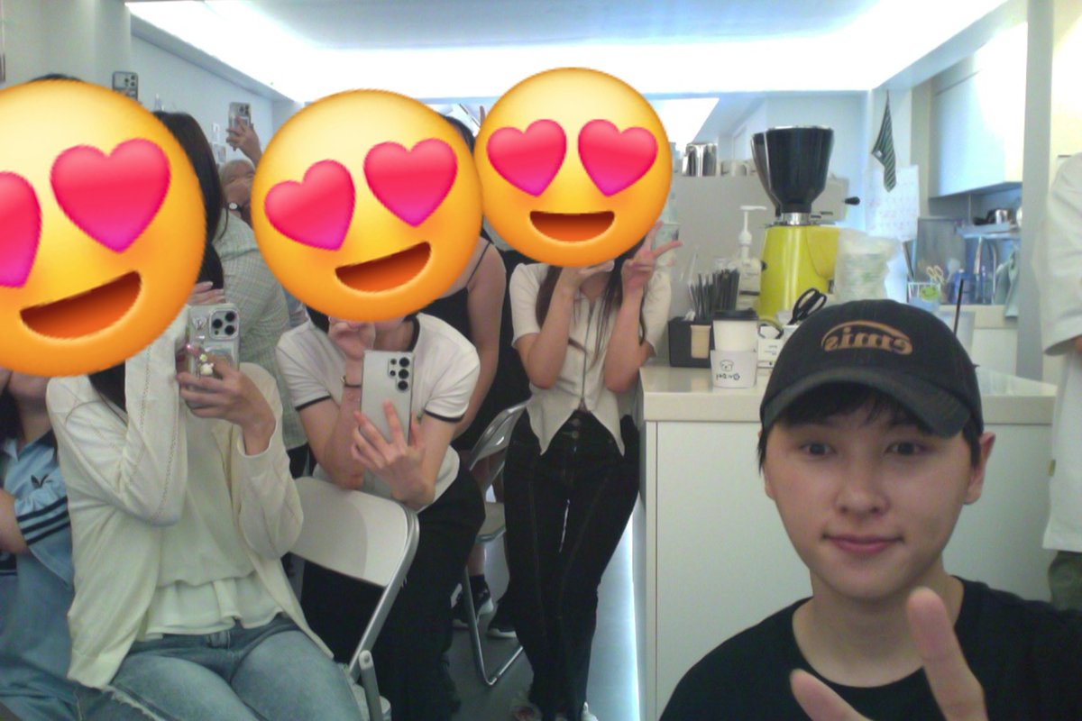 caffe_onDay's tweet photo. 🩵온리원오브 성호님 전역 이벤트🩵

혹시 사진 원본이 필요하시면 저희카페 오픈채팅으로 연락주세요🤗

#이성호 #LeeSeongho
#이성호전역카페
#다시시작되는우리의계절
#おかえりえくん https://t.co/BJns1yykPb