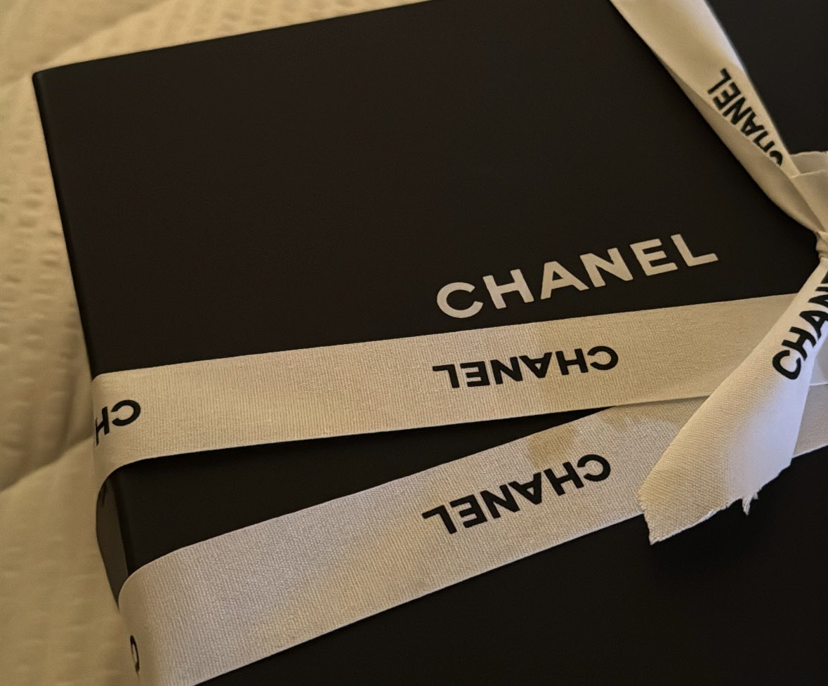 i8nilx's tweet photo. Chanel ♾️ https://t.co/5ot4PHkcJP
