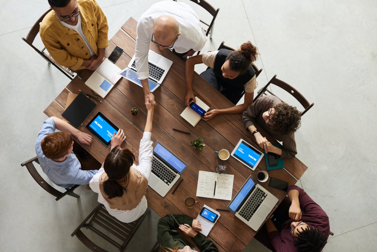 Day40125284's tweet photo. Our small team just nailed the Q3 project together—communicating clearly, supporting each other, and celebrating every small win! https://t.co/wWXzr4RhnU