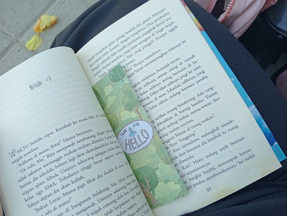 Yerratu's tweet photo. Baca buku sambil mancing 😁 https://t.co/aoMuZijRlt