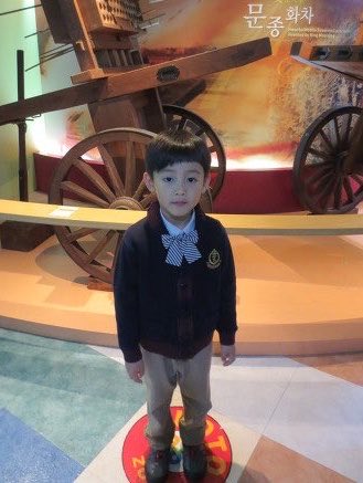 jxxmeokbap's tweet photo. ท่ายืนเปนเอกลักษณ์มากนะ ..🧍🏼🧍🏼🧍🏼🧍🏼 https://t.co/QvzDbHS1tq