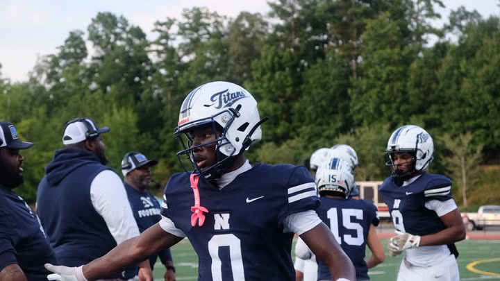 OmariDrayton0's tweet photo. Highlights from 1st game not a lot but it’s definitely gonna be a great season‼️@MDrayton904 @ExpoRecruits @NVTitansFB @___Dwil @CoachKNobles @CoachJOdaffer @CoachPapin @coach_zeman @jglenn4242 @NEGARecruits https://t.co/xczwbA3uVQ