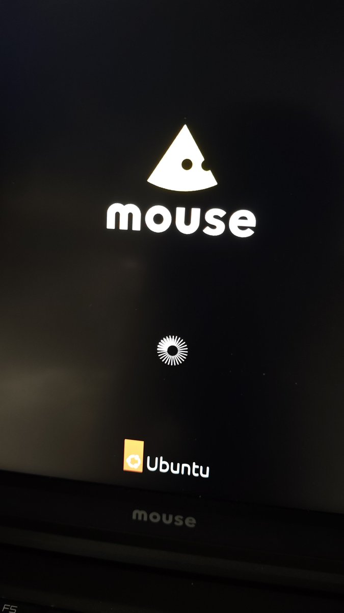 inemuri_idle's tweet photo. なんかUbuntu、年追うごとにローディングサークルがダサくなってませんか? https://t.co/P03ZTF70Hx