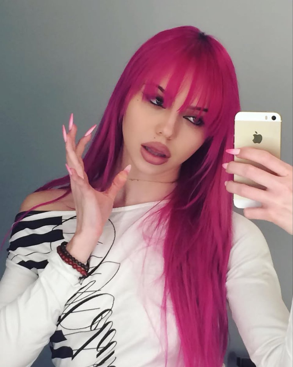 umusicpt's tweet photo. 2016 está a ligar, o Tumblr quer a @adelajergova de volta 💿👽🩷

#ADELA #AintInLA https://t.co/WmPhsOZUbV