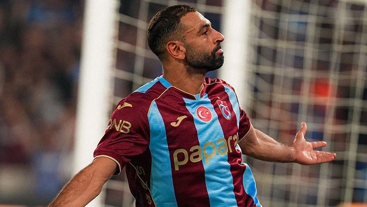 azizsancak's tweet photo. Mohammed Salah transferini doğru okumak, rakiplerin kıskançlığını anlamak lazım!

1. Camia, kaybettiği özgüveni ve heyecanı tekrar yakaladı!.

2. Şampiyonluğa giderken 61 liraya düşürülen bilet fiyatlarına rağmen dolmayan tribünler tekrar doluyor

3. Forma ve Ürün satışı tekrar istenen seviyeye geldi

4. Parayla yapılamayacak bir reklam, ulusal ve yabancı basın sürekli #Trabzonspor’u konuşuyor!!

5. Trabzonspor saha içi bir lider, saha dışı bir marka yüzü kazandı

6.Sahada bu seviye katkı verecek bir oyuncu 50m€ altı almak imkansız, belki de 100..

Emeği geçenlere teşekkürler