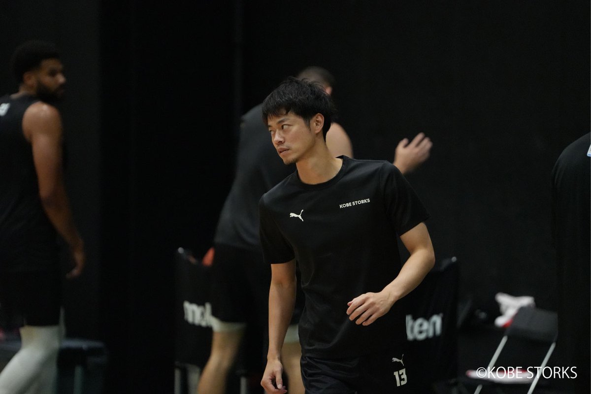 STORKS_OFFICIAL's tweet photo. ◤STORKS MOMENTS◢
選手全員が揃っての初練習。
#神戸ストークス
#STORKSPRIDE
#RISEKobe https://t.co/UjAFwkDXvL