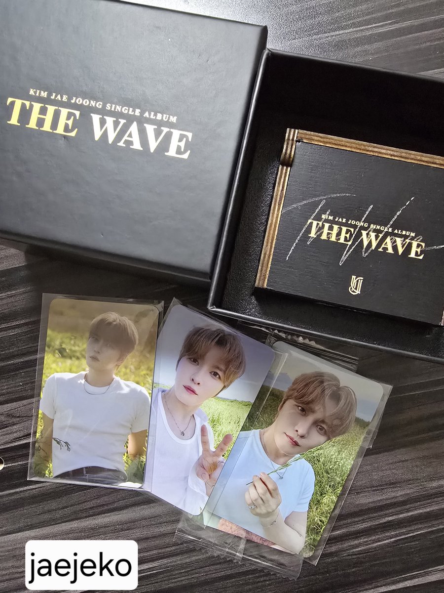 JJ_soleil's tweet photo. ジェジュンありがとう😆💕✨

誕生日にTHE  WAVE  届いた。
JAEFANS からも、メッセージいただきました。🎁🥰

推しにお祝いしてもらった気分

@bornfreeonekiss 
#THEWAVE 
#Tonight https://t.co/mZCdzwbwVo