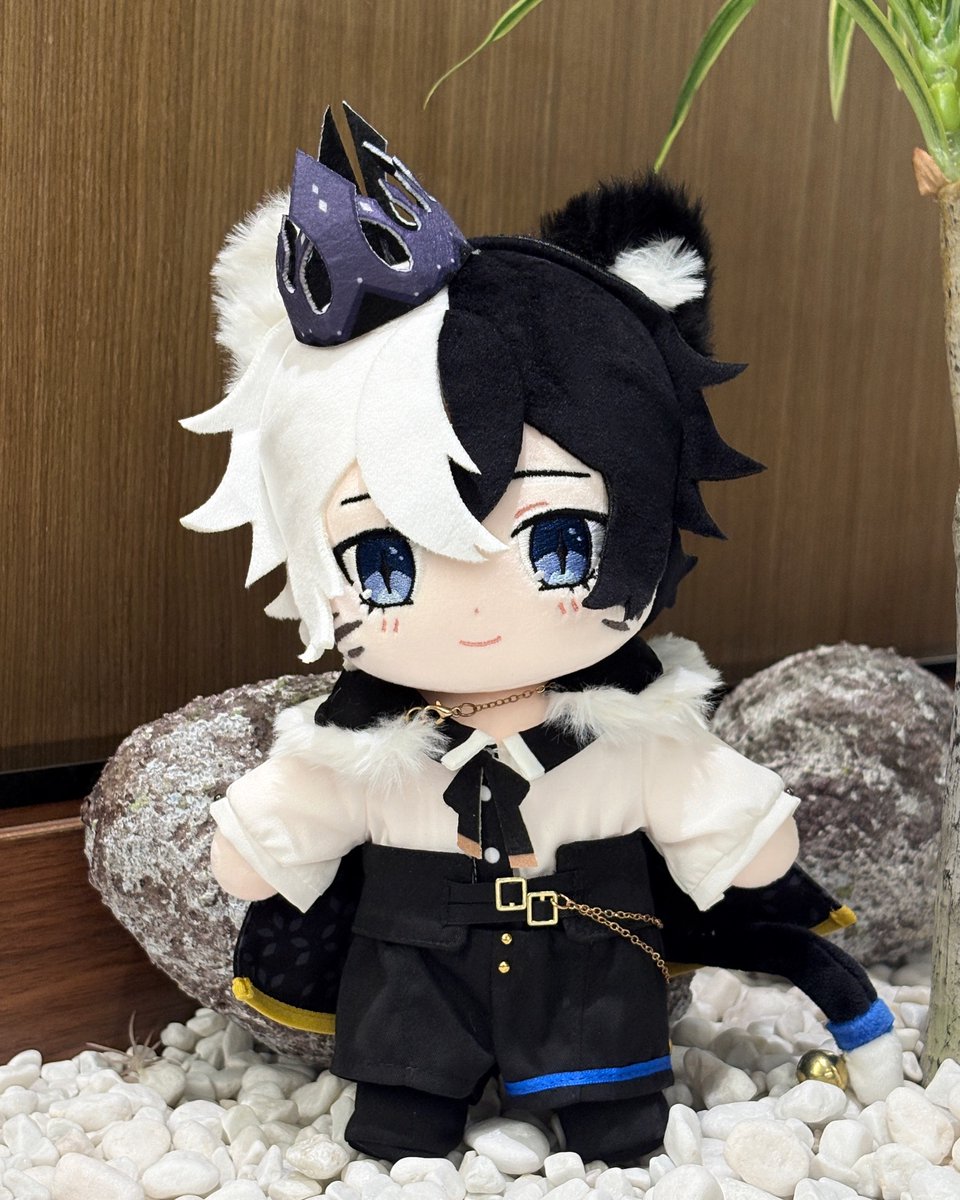 craftifyxco's tweet photo. Look at this Reizen!How would you style this adorable cat boy? 👀💕
His cookie is magnetic and can be held in either hand, while his outfit can be removed for some cute outfit changes! ✨
Designed with @ReizenVT
🧸 Adopt Reizen now👉https://t.co/QpRfiw3vqH
#CraftifyX #CraftifyXPlushie
