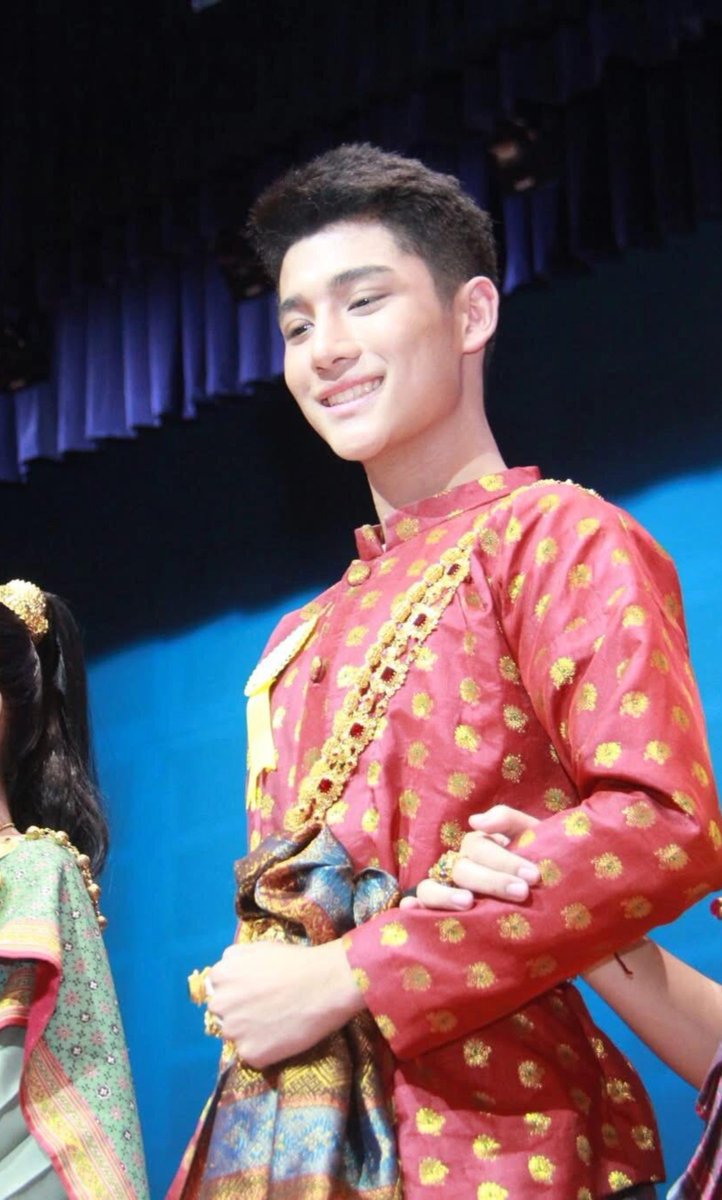 giga128daytoy's tweet photo. นี่คือที่น้องศาบอกว่าชนะการประกวดนายนพมาศตอนม.5มั้ย หล่อมานานแล้ว มีรางวัลการันตีมาตั้งแต่ม.5 นะคะ https://t.co/2KKtQ4qBMo