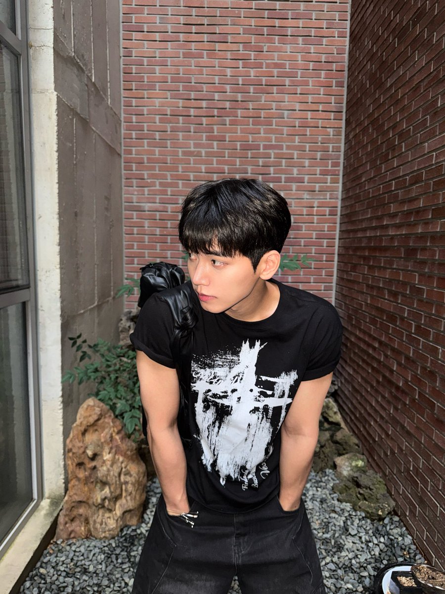 codenamehyuk tweet picture