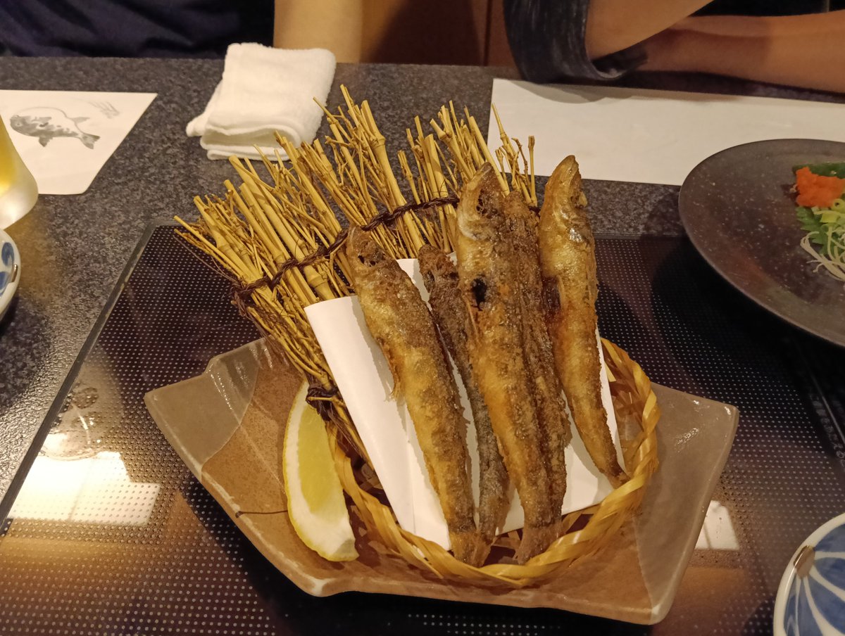 badmkd's tweet photo. 今週も甲府に来ています
そして、いつもの店でフグを堪能
フグのてっさ、皮の唐揚げ
さらに、メヒカリも旨い！ https://t.co/ff3xfpg8DS