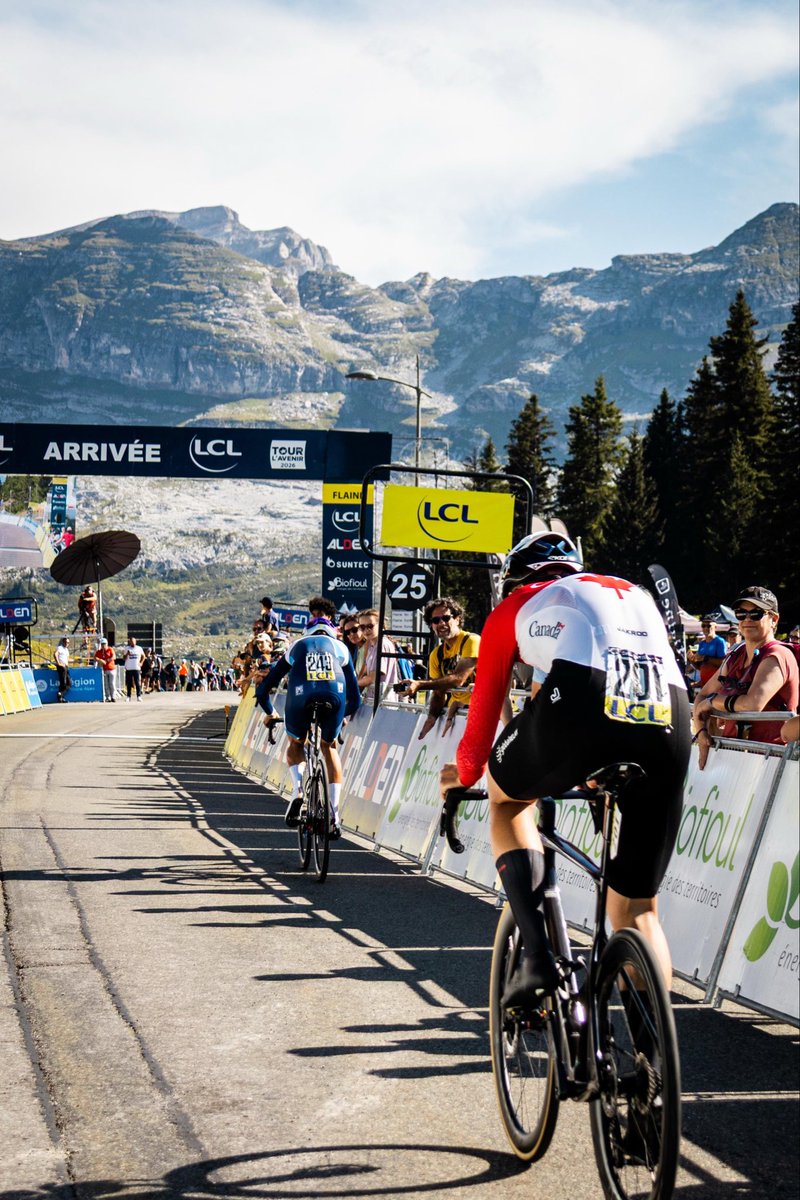 FLAINESki's tweet photo. Retour en images sur cette 5e étape du Tour de l'Avenir ⛰️🚴‍♂️

Quel contre-la-montre, entre les carroz et Flaine, 
🚲 11 km et +735 m de dénivelé positif 📈.

🏆 Le vainqueur de la 5e étape :
🥇 Lorenzo FINN – 00:25:47 https://t.co/QrUAansITy