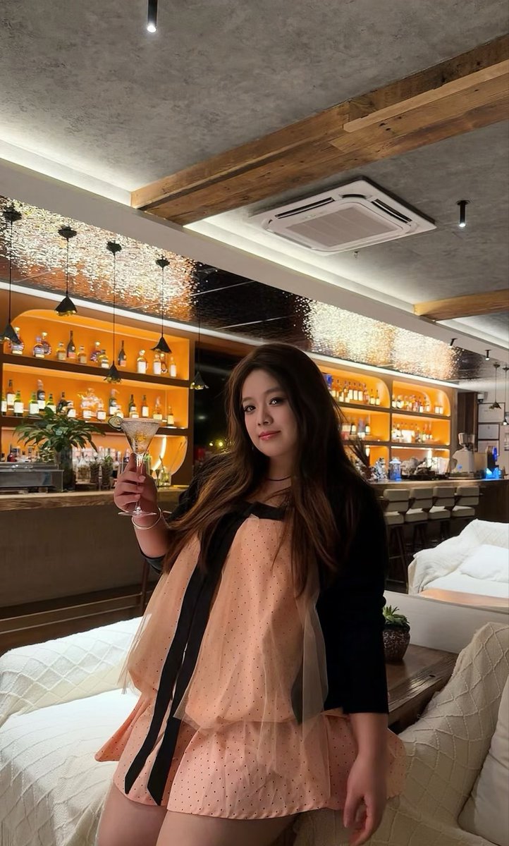 ayssgllb's tweet photo. 大粗腿能不能一屁股给你狗鸡巴干断啊傻逼？你妈的你他妈生下来就是一个绿帽傻逼公王八，给肥妈舔屁眼子都是你八辈子修来的福气！操你妈逼 #bbw #女爹 #妈妈 https://t.co/sOKGn6glYK
