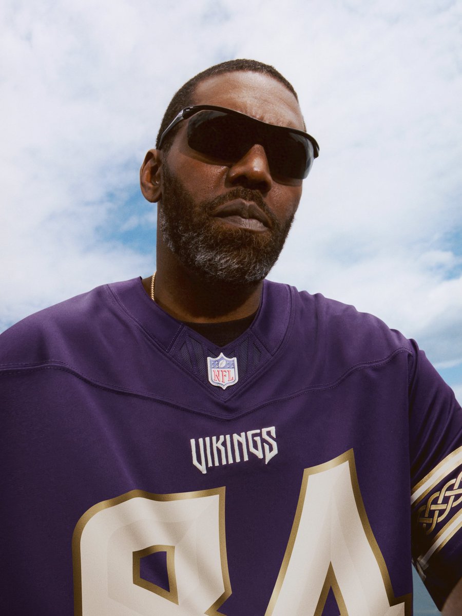 usnikefootball's tweet photo. Feel the North.

The Northern way of life. 

The Minnesota Vikings Rivalries jersey will be available 9.1 on https://t.co/md2812dnPz https://t.co/3Pgx1SrwhL