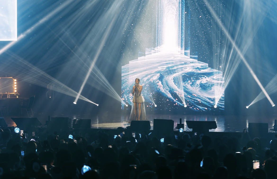 reaxvoen's tweet photo. show up when it matters.

what a wonderful concert experience that i’ll cherish forever 🥹

walang mag momove-on :)

#ashtineolviga #lovelikeashtine https://t.co/GfsLPKQgkE