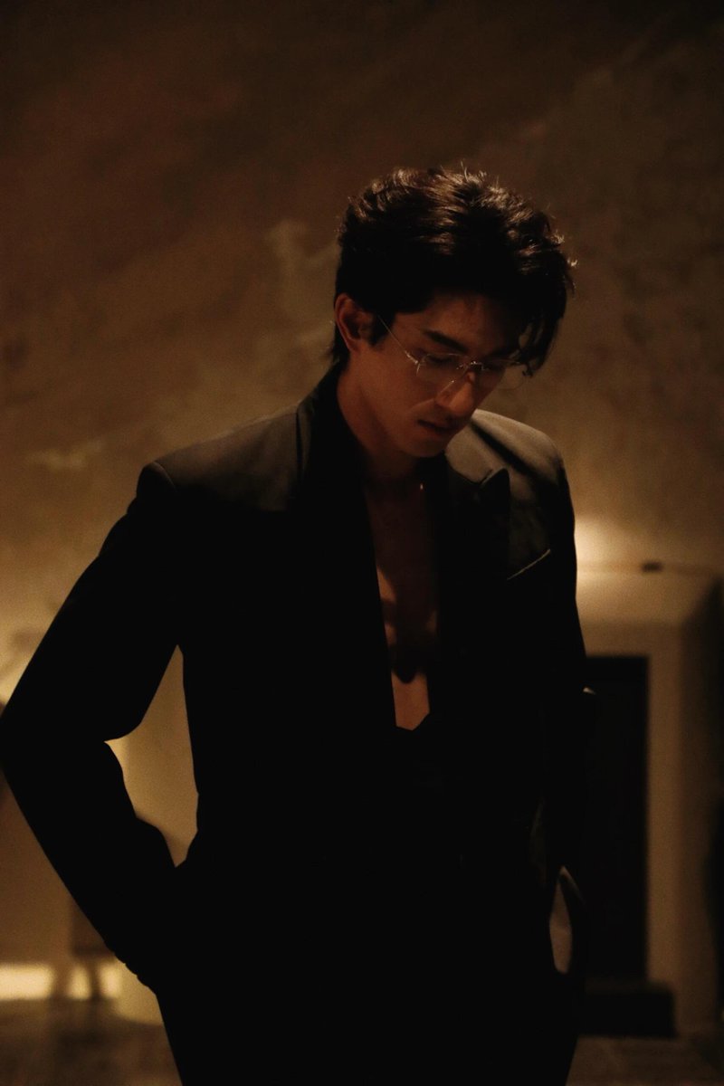 _stnd__'s tweet photo. Ayden in glasses is dangerously hot 🔥 https://t.co/rRn8ObwxPS