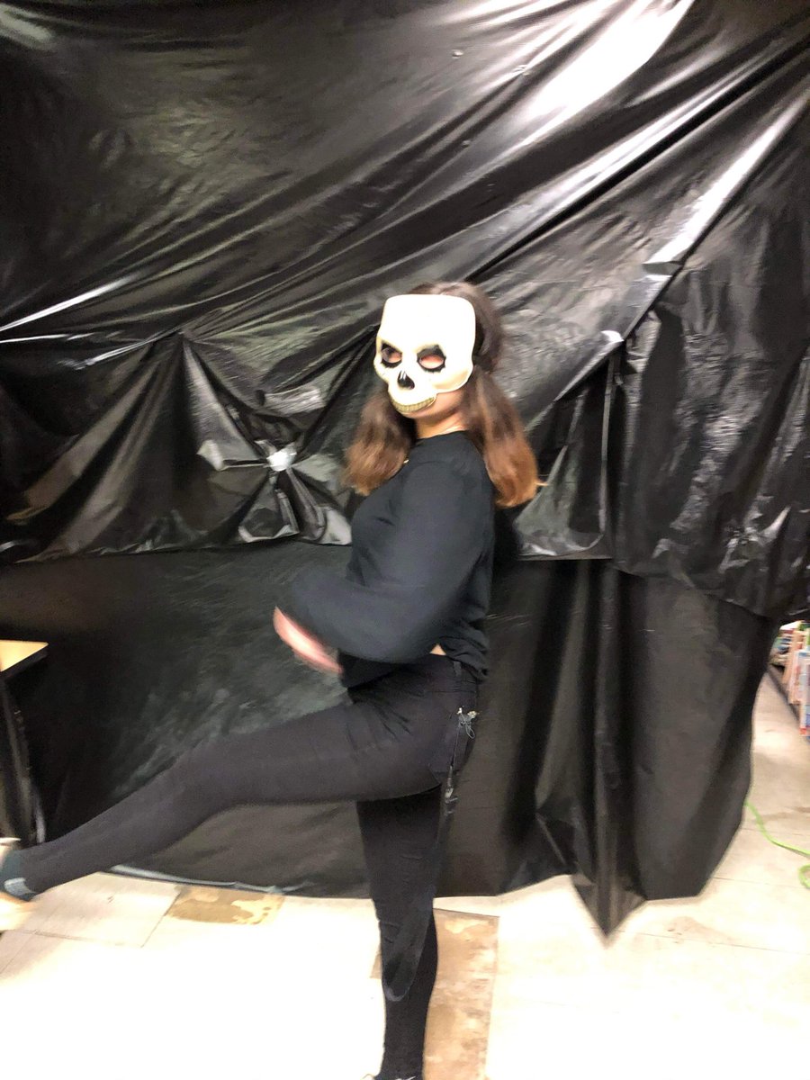 Javi2chill's tweet photo. Probably the best day of my life :) I remember everyone wanted to use my mask lol https://t.co/ad3rrFuSYM