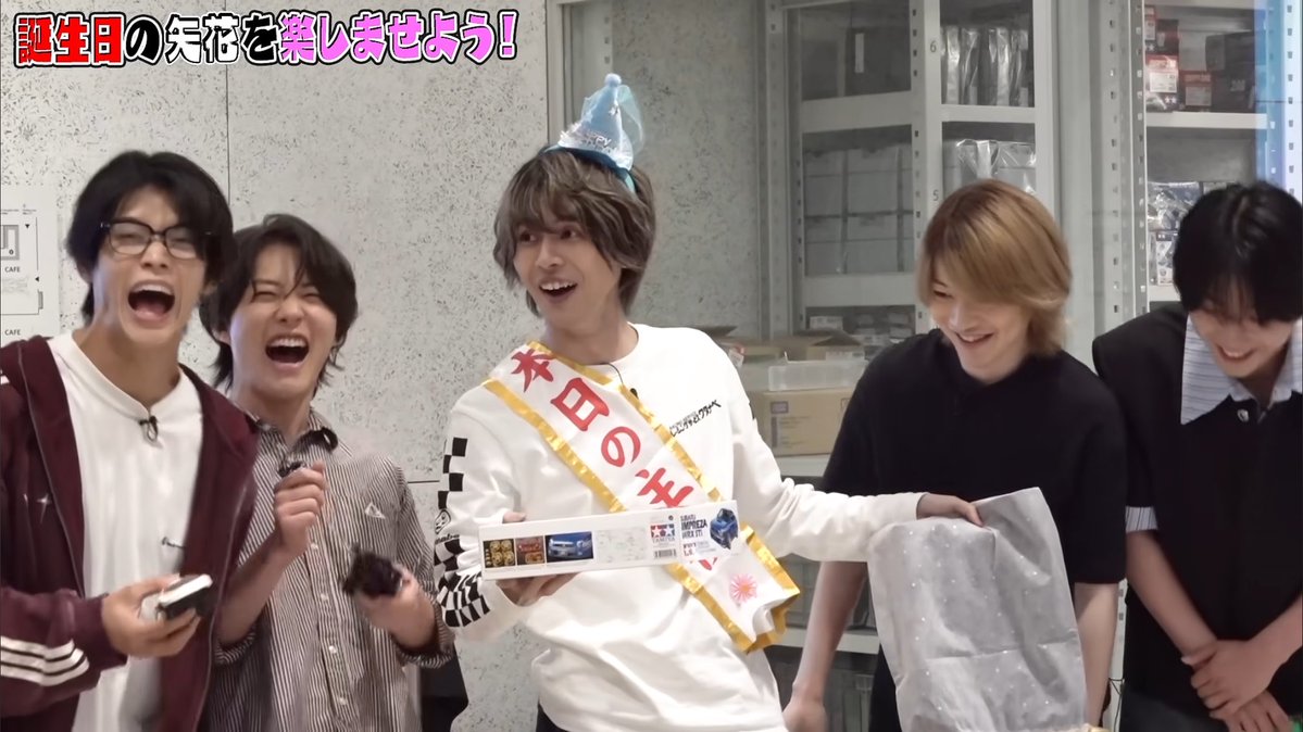 iro_hyphen's tweet photo. ミニ四駆回見直してたんだけど、やななプレゼント開けた瞬間ガチで喜んでるし周りのみんなもニッコニコで涙出てきた。ずっとまっすぐいっぱい愛されててね https://t.co/DA1nzHF40p