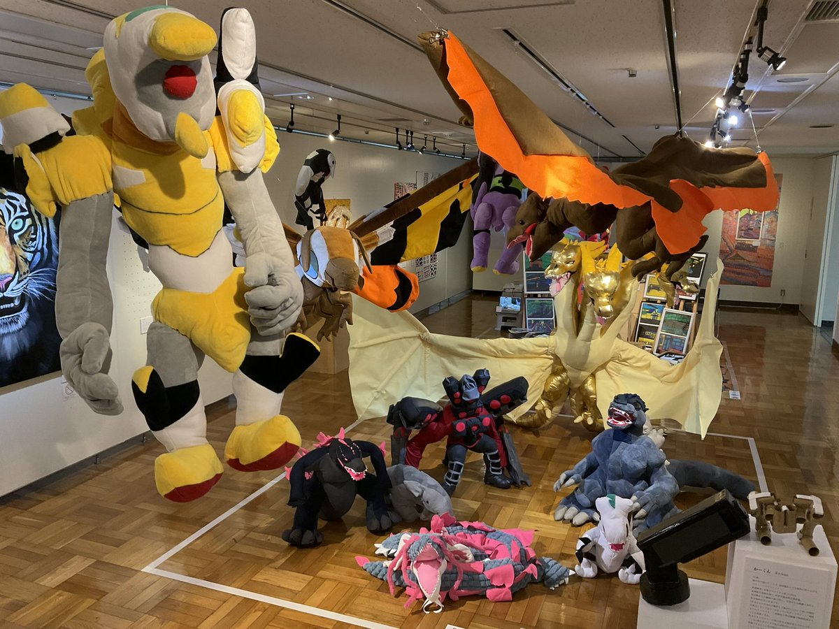 tatsuokasai's tweet photo. みてみて！わたしの好きなコト展
静岡市役所市民ギャラリーにて
障がいのある作家たちによるアート作品展
すっごい展示作品に圧倒されました
まちじゅうアートのデモでもあり
就労継続支援B型事業所のデモでもあり
芸福連携 とでもいえましょうか
#農福連携 に垣間見えていた #芸福連携 の先進事例を静岡市で目の当たりにしました
