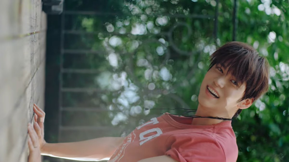 eunseokarchives's tweet photo. #eunseok — sunburst ⋆˚࿔ https://t.co/RvxWWeEFmQ