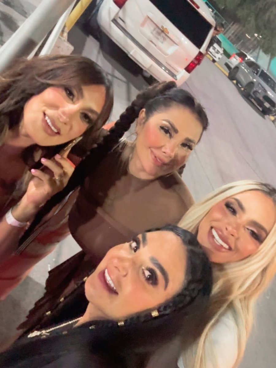wanderslovero's tweet photo. Que nos parecemos ??? 🤔  Somos hermanas 😁 https://t.co/tHPkAI8Y6Q