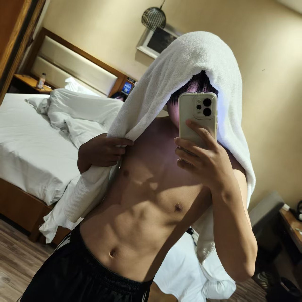 Sisiqpu's tweet photo. 有想找男糕男➗线下的
弟弟想找金主的
资源目录的，欢迎私信我 https://t.co/uEFQ4EGjHG
