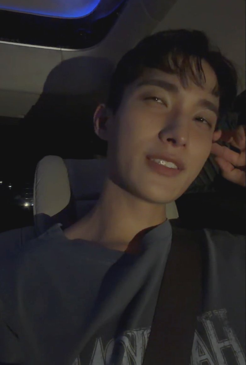 kyeomties's tweet photo. I'm gonna miss this smile so much 😭😭 https://t.co/vbcx9BoHcy