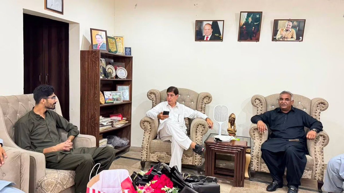 atizaztariqkhan's tweet photo. الحمدللہ🙏
انشاءاللہ وزیراعظم آزادکشمیر شاہ غلام قادر صاحب👑✌️
@sgqadir @uzerashah https://t.co/cKsXt5mN0d