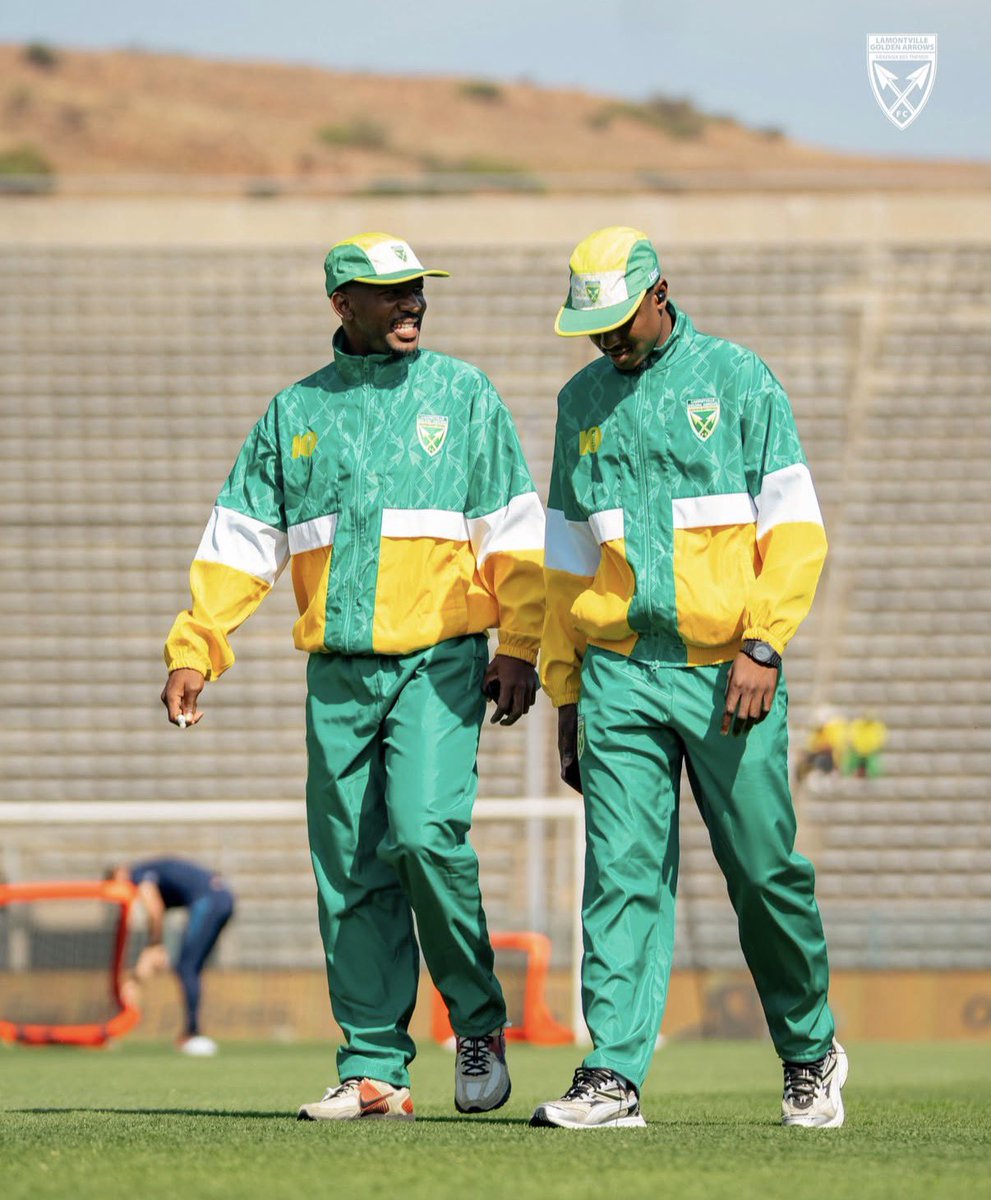 KabeloKungwan's tweet photo. Abafana Bes’ Thende by @kasiflavour10 @goldenarrowsfc1 💚💛💚 https://t.co/4JPjNoMxvE