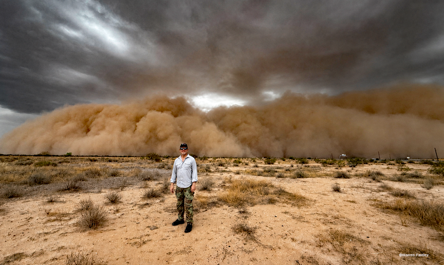 Stormchaser's tweet photo. One year ago today, I documented this massive dust monster as it approached Eloy, Arizona. It's one of the main images being used in my PhD thesis to illustrate the common use of scale and other photographic elements to illustrate risk perception. #monsoon #eloy #haboob #Arizona https://t.co/wRDAEuc0sd