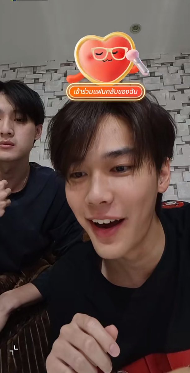 strawberriech's tweet photo. dewa tira first time live tiktok abis pacaran https://t.co/yn9ZETqcme