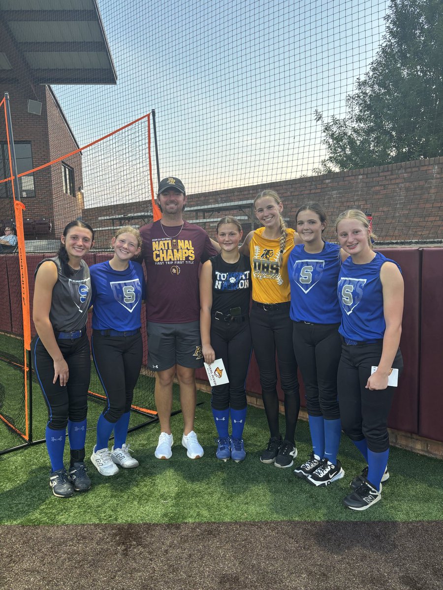 BWiliamson2031's tweet photo. I had so much fun this weekend at the @PearlRiverSB camp! Thank you coaches for hosting and sharing your knowledge with me!

@StoneSoftball 
@JakeLoper_30 
@TylerDobson25 
@KaylanLadner https://t.co/4R0xN1NkoB