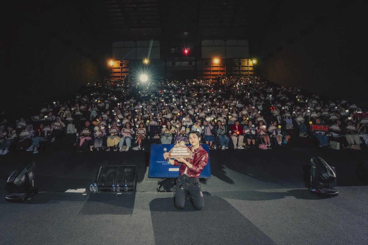 featrara's tweet photo. jacob + me in one frame (finally) https://t.co/HCysYDquah