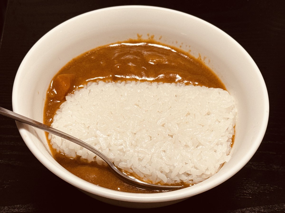 innunega's tweet photo. 初めてセブンやなくてローソンのカレー🍛食うー https://t.co/5cNJCWwPC3