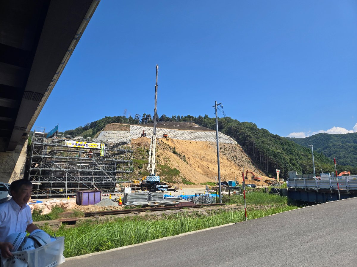 kitagawa_y's tweet photo. 本日も建設常任委員会の但丹地区の管内調査に参加しました。

詳しくはこちらをご覧ください。

建設常任委員会：但丹地区管内調査（2日目） | 兵庫県議会議員七期｜北川やすとし公式ウェブサイト https://t.co/cMHVjczQAf https://t.co/kMqUNJ4gPI
