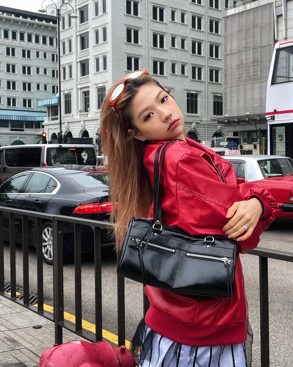 mymoon_store's tweet photo. FENNEC ♡ sale 30%
ready duffle bag
3190฿ ✩ ส่งฟรี ems
🏹 ส่งกลับแอร์/สั่งทาง dm
#พรีเกาหลี #พรีออเดอร์เกาหลี #กดเว็บเกาหลี
#fennec #fennecbag #กระเป๋าfennec https://t.co/MsVMDTkYOP