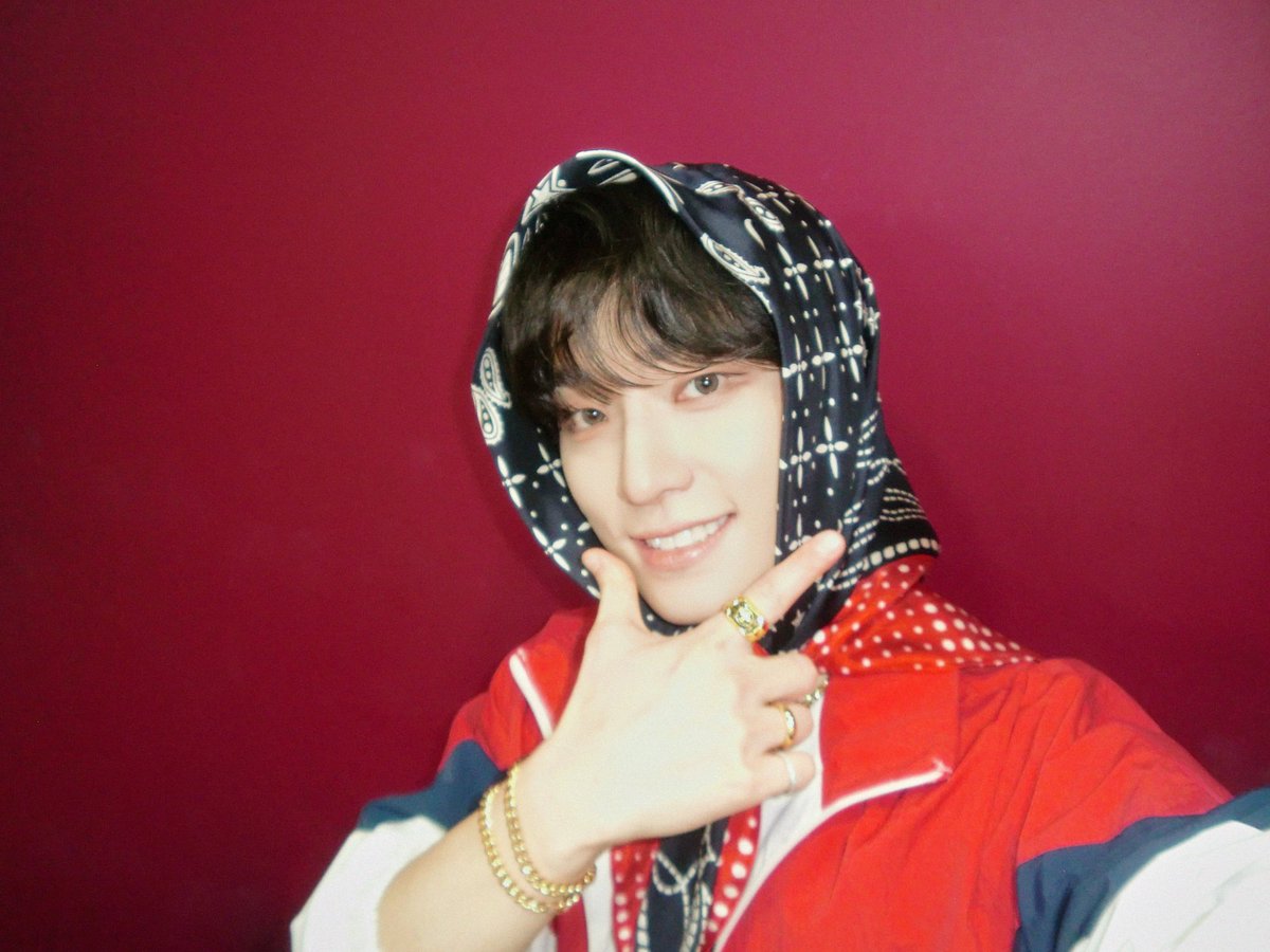 minghaocheoI_'s tweet photo. these cute photos dino took during gilboard promotions 🥹🤍 https://t.co/Uj0ATIepo4