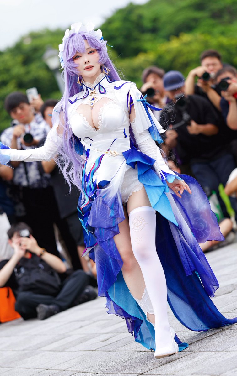 CurtTsao's tweet photo. 鳴潮：カンタレラ

シスルさん(@Sithle011 )の美しさ、マジで「毒薬」そのものだわ……
どの角度でも綺麗だな〜

#FF47 #鳴潮 #WutheringWaves https://t.co/CJM3Th0IS2
