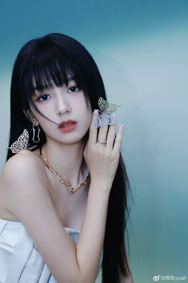 9a_kaushiki's tweet photo. Oh, to be her butterfly 
#ZhouYe https://t.co/b80RYUTvaK