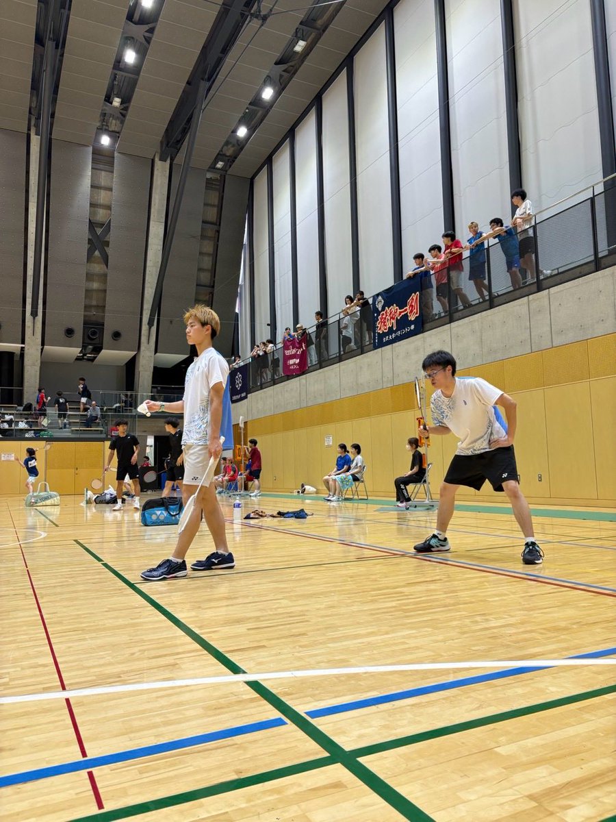 kubc2011's tweet photo. 《男子ダブルス　1回戦》
永森・本間　0-2　赤羽・中村(金沢工業)
鎌田・長谷　2-1　谷・中木(上越教育大)
飯田朗允・矢嶋　2-0　濱屋・石川(新潟食糧農業)
久保・木幡　0-2　池田・平(金沢学院)
小島・堺　2-0　関根・長谷川(金沢工業)
寺田・飯田裕介　0-2　山根・西岡(金沢工業) https://t.co/NA5HT8VJUB