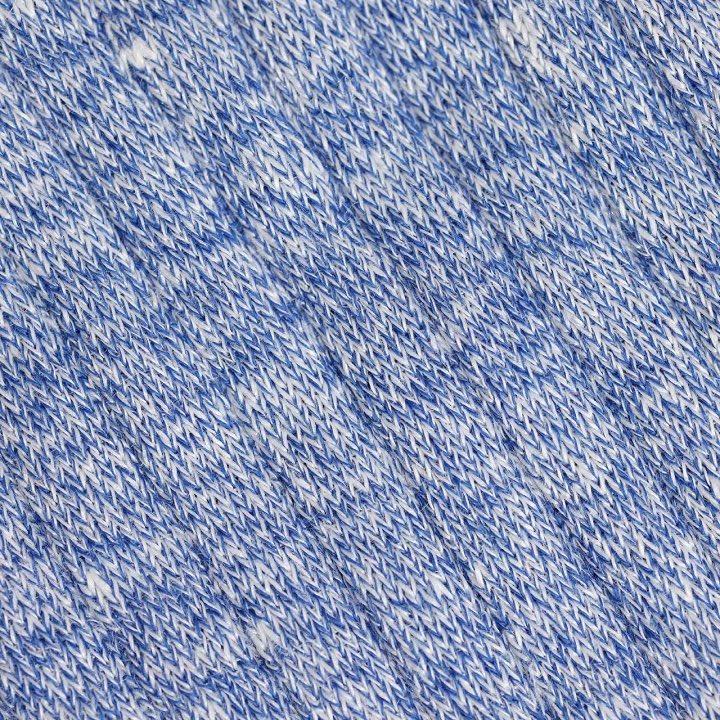crie8eirc's tweet photo. 清涼感のあるコットンリネンにナイロンストレッチを混紡し、快適なフィット感と耐久性を両立。メランジ特有の奥行きある色合いが、革靴やローファーの足元に洗練されたニュアンスを添えてくれます。
見た目の品格と快適さを極めた、大人のための最高峰ソックスです🧦 https://t.co/RosRBQPNQ0