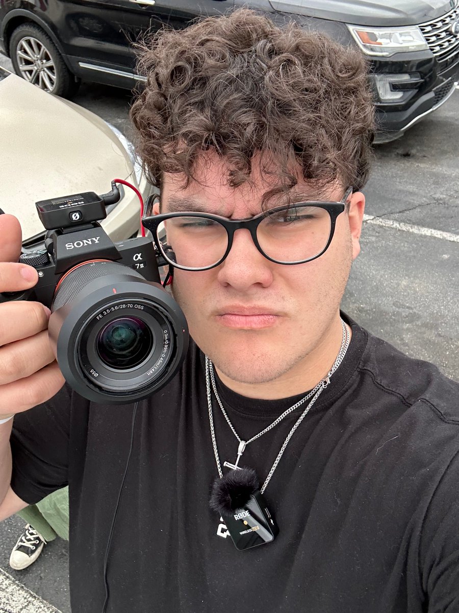 EVO_Justice's tweet photo. I barely graduated highschool at 18

had my first kid at 19

homeless at 20

Now I manage UGC campaigns for some of the biggest brands in the world at the highest level with @evougc at 21

all I had was a camera and a dream...

It ain’t over till the fat lady sings https://t.co/ceMdTXSB2I