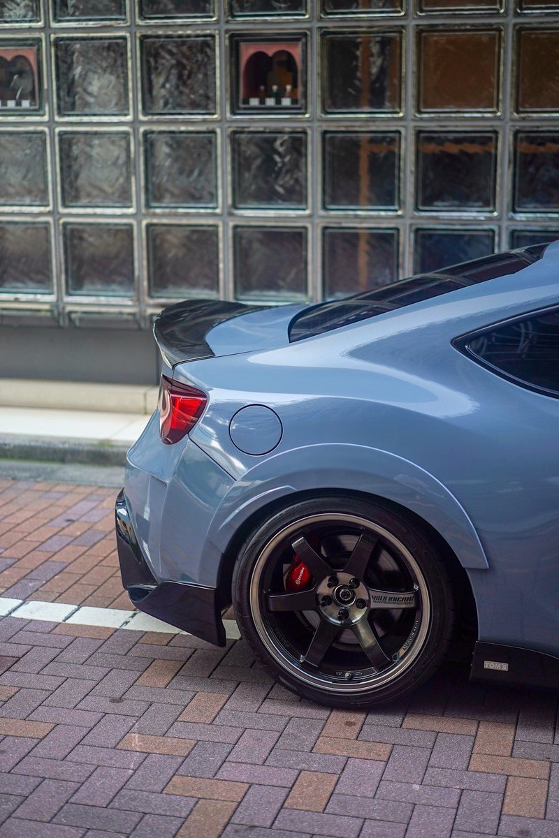 Ryo_solidglay86's tweet photo. #拡散希望
86 BRZ用 VERUSENGINEERINGのドライカーボンダックテール欲しい方いませんか？

クリアハゲあるので再塗装して下さい！
状態はツリー参照

送料込65000円(直接引取可)

定価129800円なので塗装し直しても安く仕上がると思います。
純正スポイラー穴隠れる数少ないダックテールです。
続く https://t.co/XFQtSR6aOE
