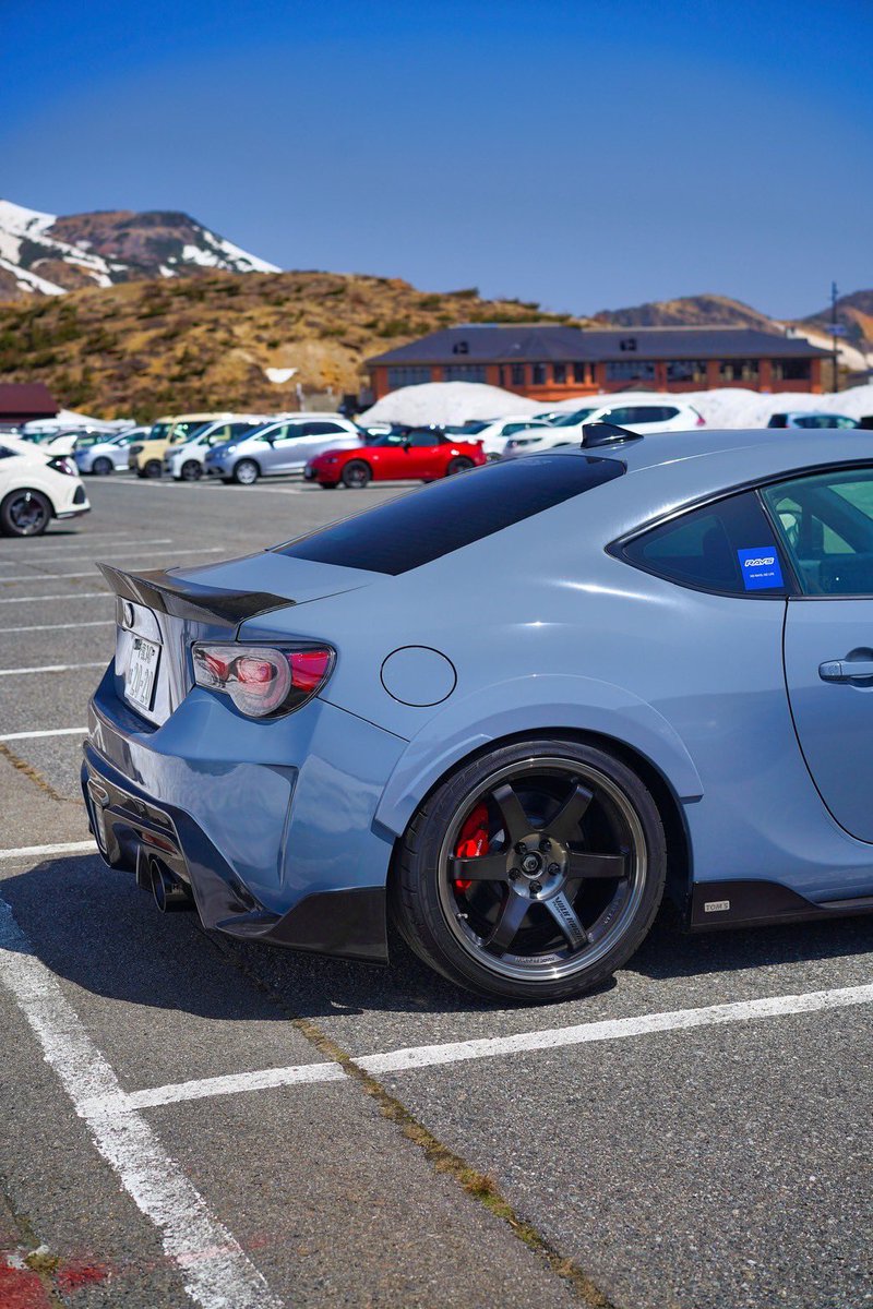 Ryo_solidglay86's tweet photo. #拡散希望
86 BRZ用 VERUSENGINEERINGのドライカーボンダックテール欲しい方いませんか？

クリアハゲあるので再塗装して下さい！
状態はツリー参照

送料込65000円(直接引取可)

定価129800円なので塗装し直しても安く仕上がると思います。
純正スポイラー穴隠れる数少ないダックテールです。
続く https://t.co/XFQtSR6aOE