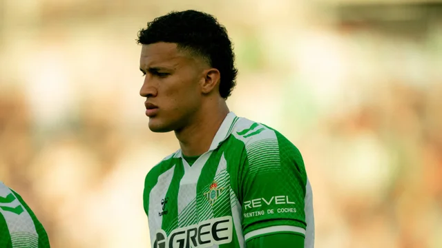 PenaltyInfo_'s tweet photo. 🚨🇲🇽𝗘𝗟 𝗔𝗠𝗘́𝗥𝗜𝗖𝗔 𝗩𝗔 𝗔 𝗣𝗢𝗥 𝗡𝗘𝗟𝗦𝗢𝗡 𝗗𝗘𝗢𝗦𝗦𝗔

🎯 Guillermo Almada lo tiene como prioridad y el club mexicano ya ha tanteado en varias ocasiones al Betis por su fichaje

💸 En México manejan una posible cesión con pago aplazado en varios plazos, ya que desembolsar los 15M$ de golpe se ve "prohibitivo" en estos momentos

🏆 Sería, si se cierra, uno de los traspasos más costosos en la historia del fútbol mexicano

ℹ️@medranoazteca✍️@naavarro88